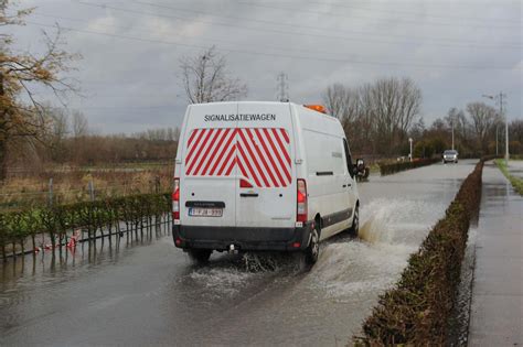 londerzeel wateroverlast|Maldersesteenweg en Zwaantje afgesloten door wateroverlast。